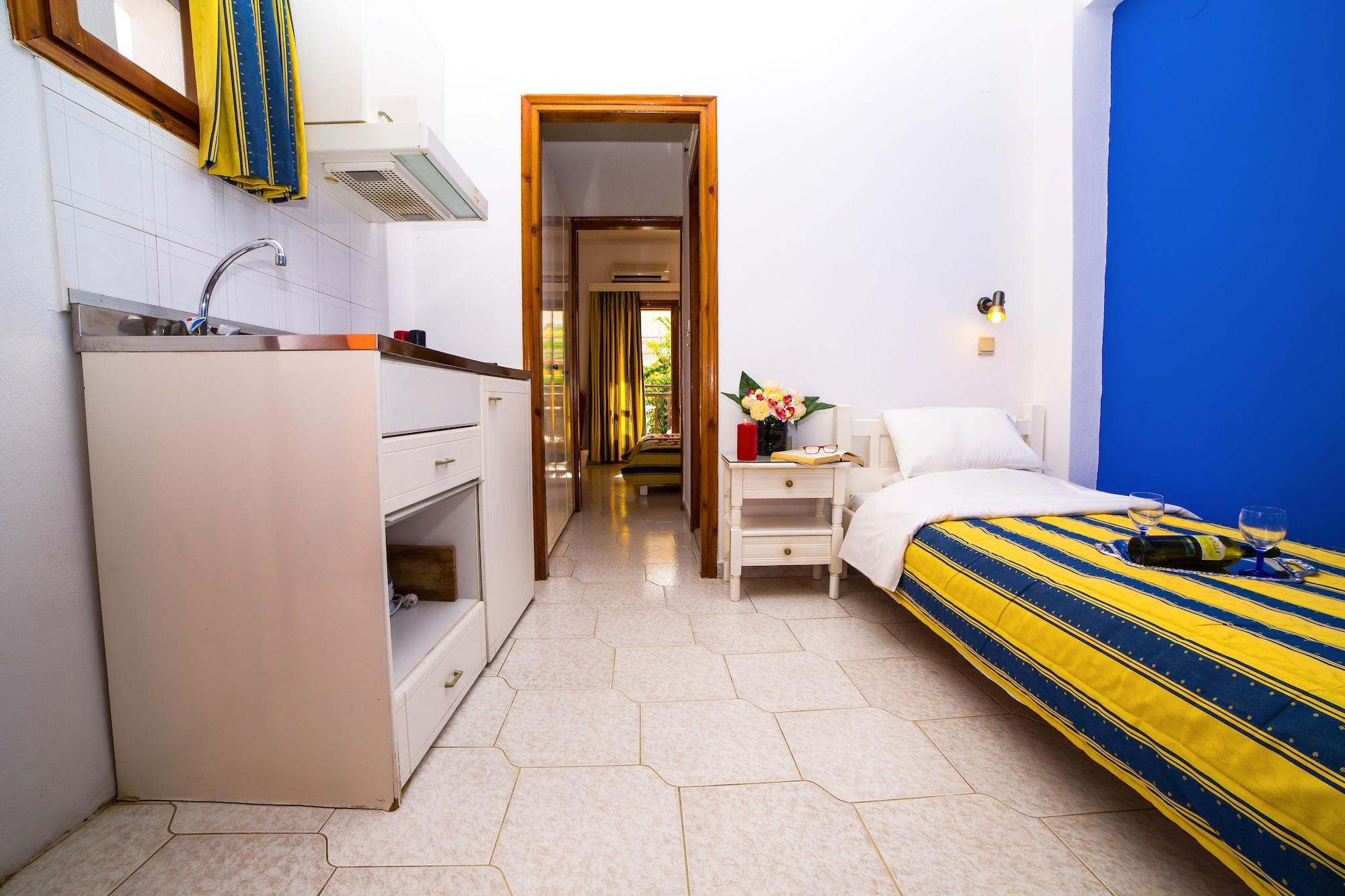 Creta Mar-Gio Aparthotel มาเลีย ภายนอก รูปภาพ