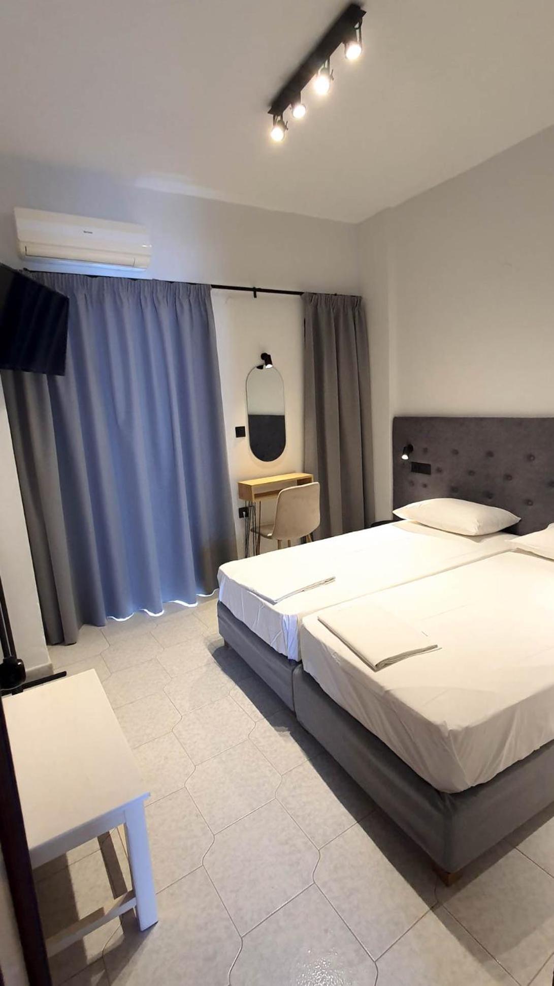 Creta Mar-Gio Aparthotel มาเลีย ภายนอก รูปภาพ