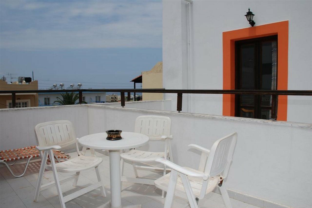 Creta Mar-Gio Aparthotel มาเลีย ภายนอก รูปภาพ